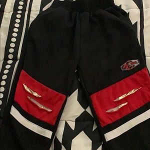 B22: Size 7 enyce sweatpants